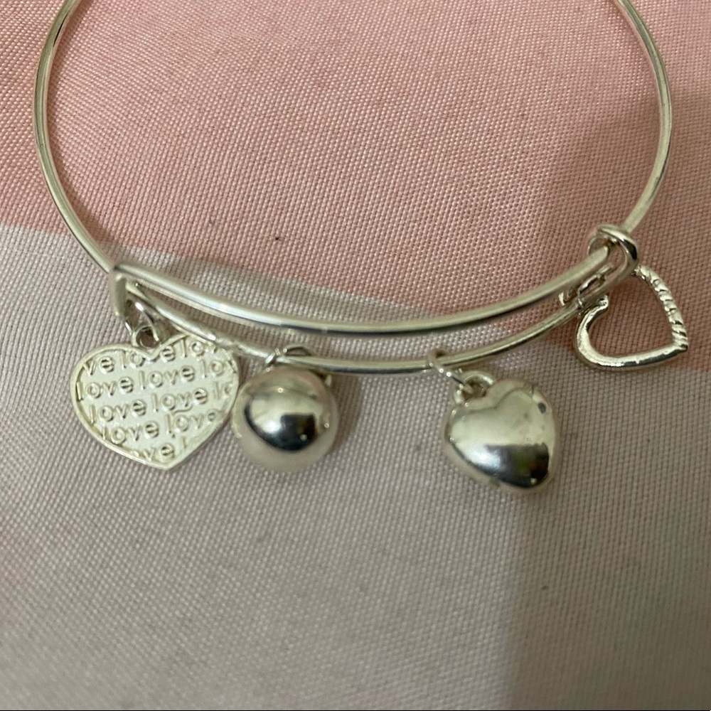 Heart bangle